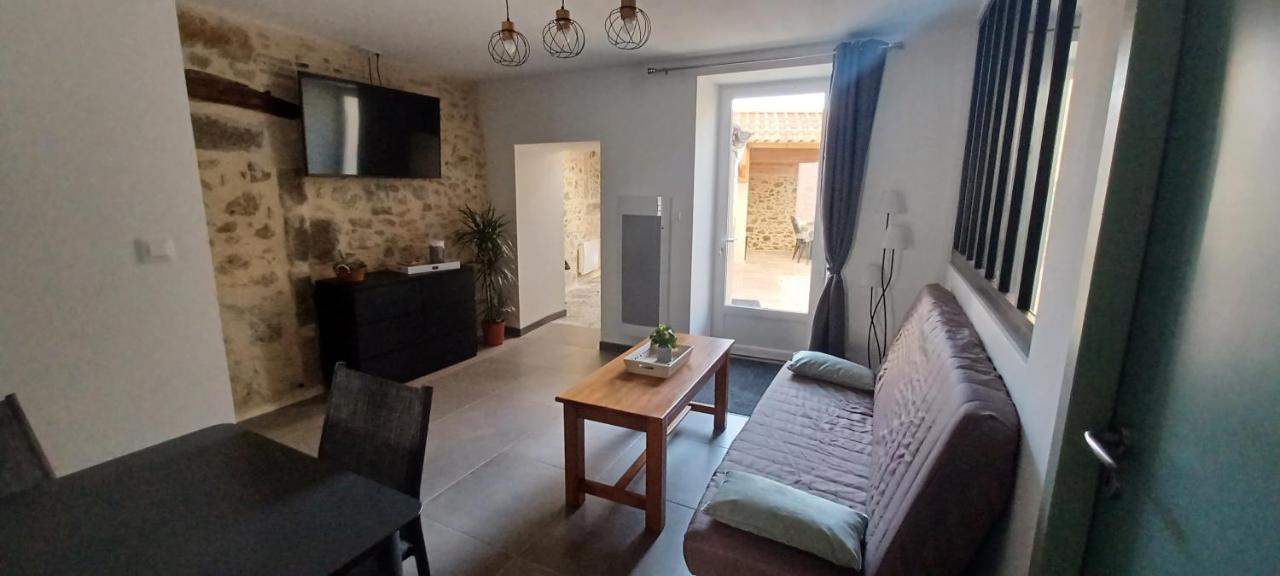 Gite De La Fecleval 6 Personnes Proche Du Puy Dufou Saint-Mesmin  Exteriér fotografie